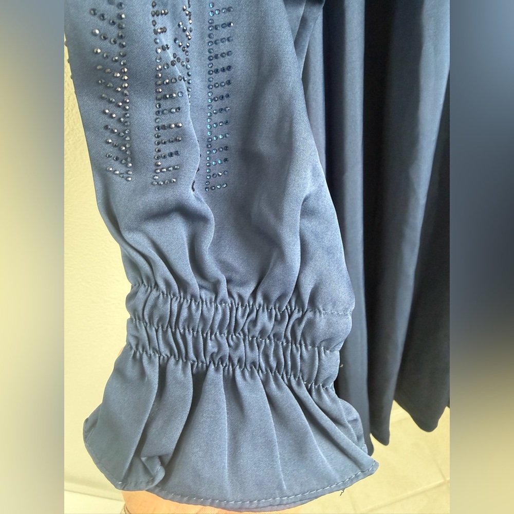 Blue Abaya with Rhinestone Sleeves & Zipper Front – Size 56 - Picture 4 of 6